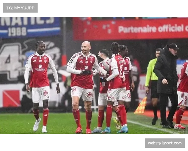 里尔公布对阵布雷斯特大名单,头号射手戴维伤愈复出